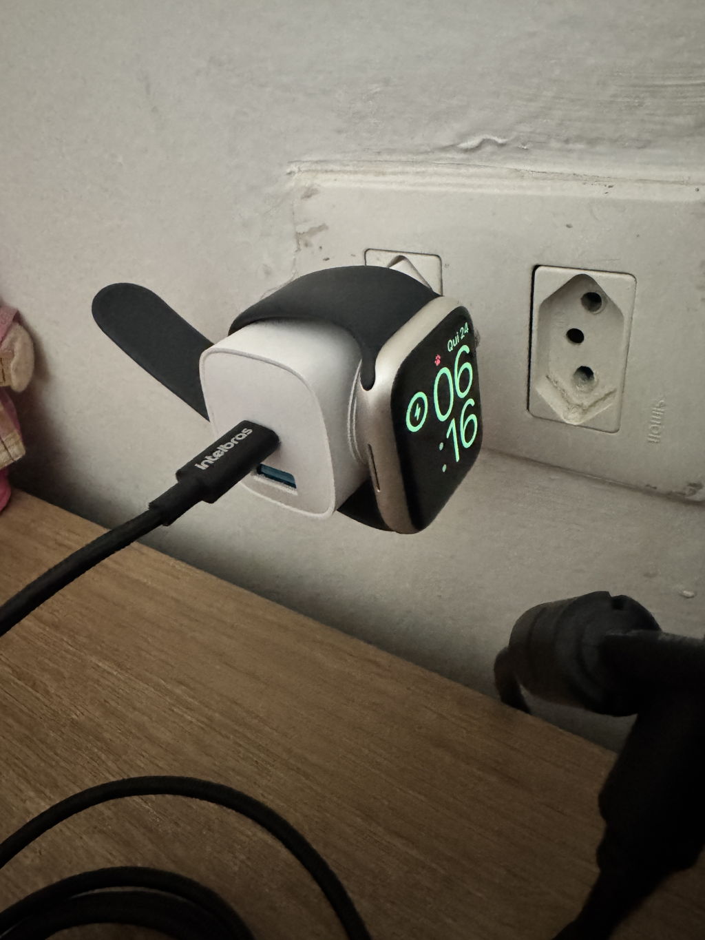 Carregador Turbo 2 em 1 Survivor Wireless para Apple Watch