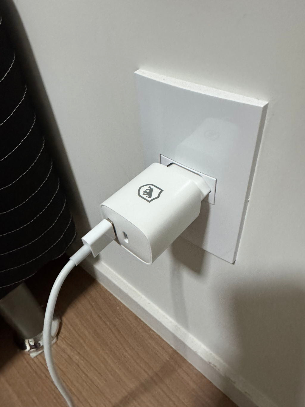 Carregador Turbo 2 em 1 Survivor Wireless para Apple Watch